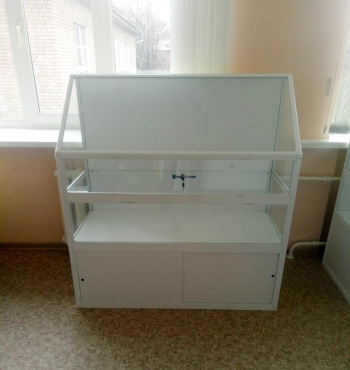 Витрина музейная наклонная с полкой - «globural.ru» - Воркута